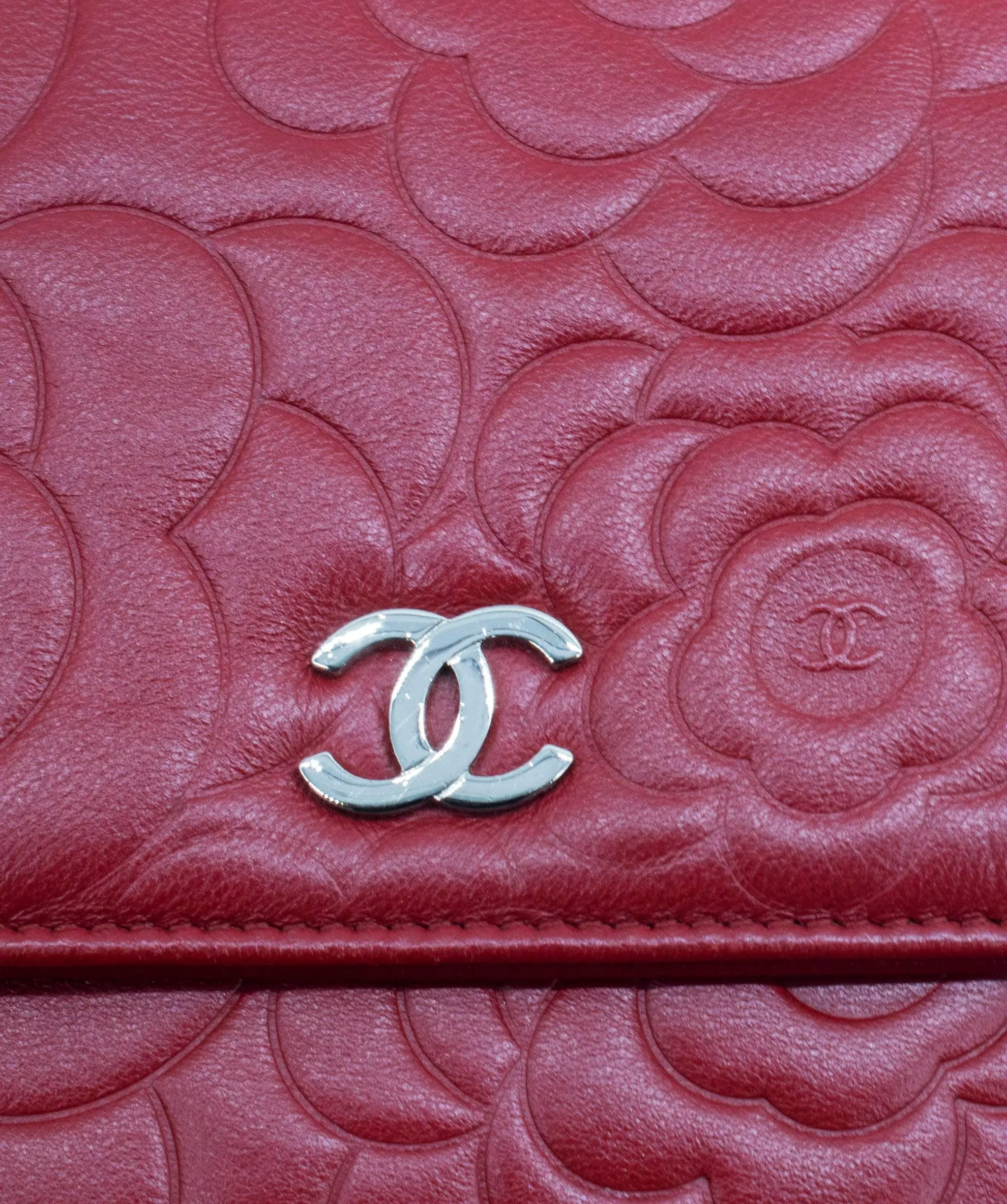 Chanel Camellia Wallet On Chain RCL1076