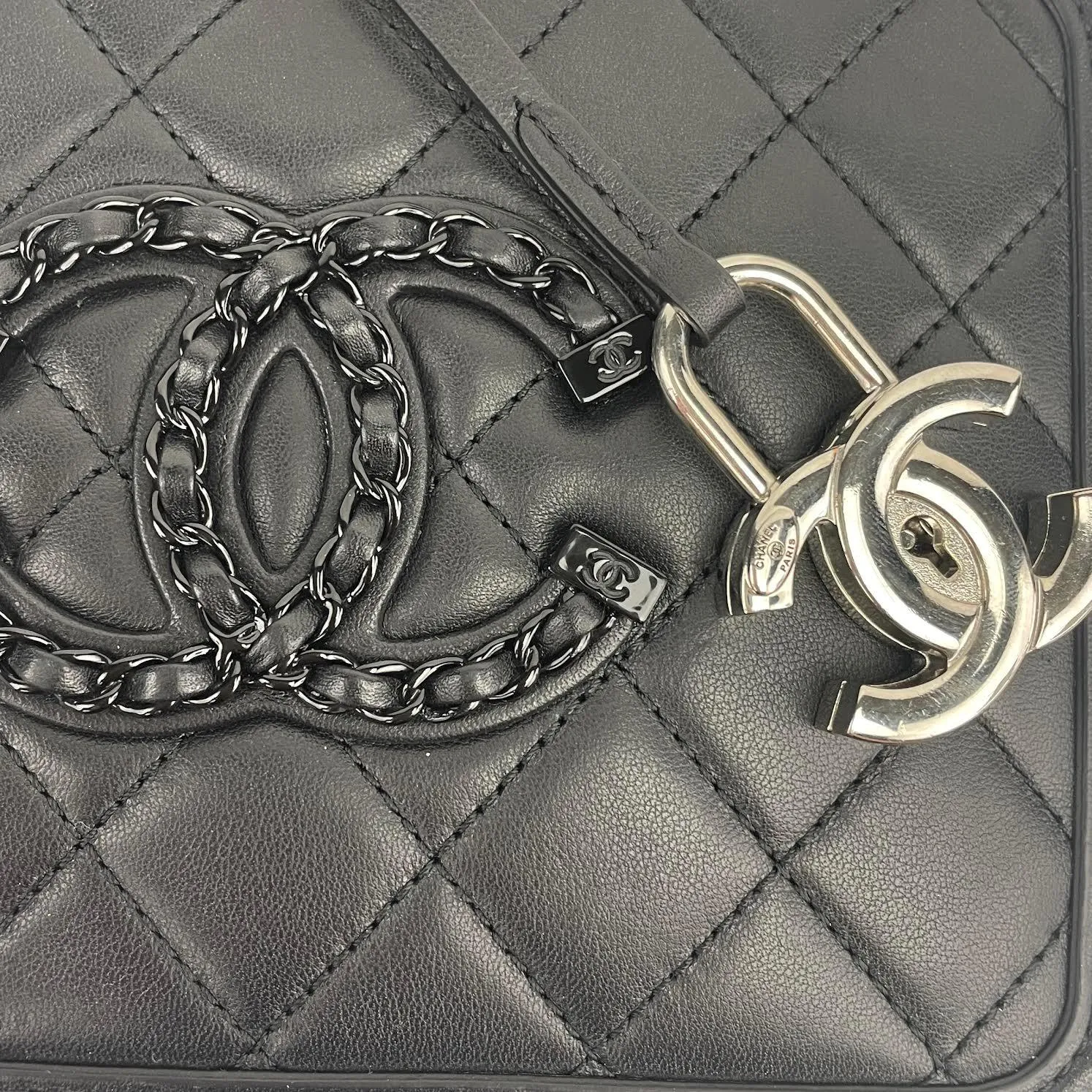Chanel Incognito CC Filigree Vanity Lambskin Shoulder Bag So Black