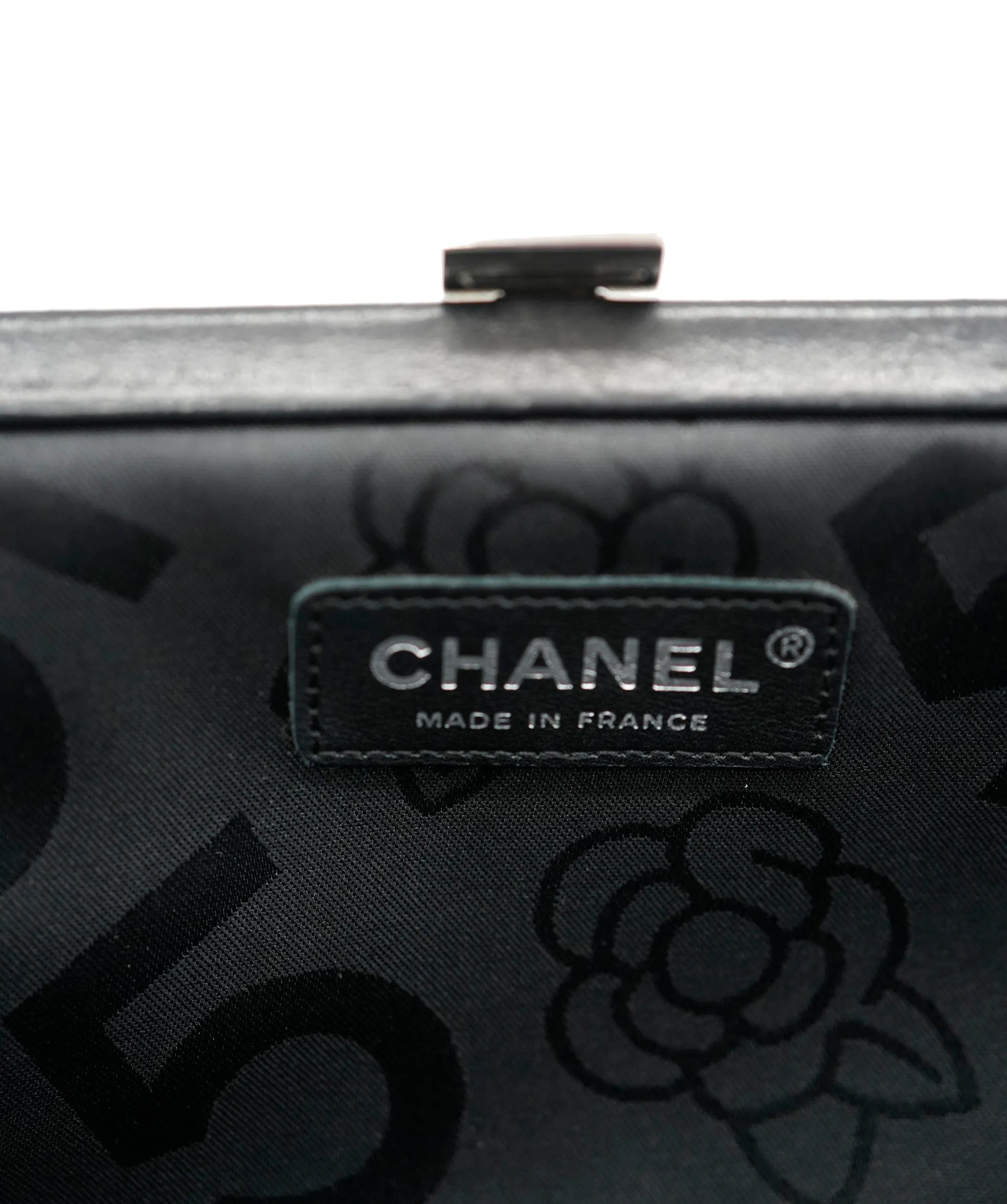 Chanel Kisslock Vertical Lambskin Clutch with CC lock  ALC0874