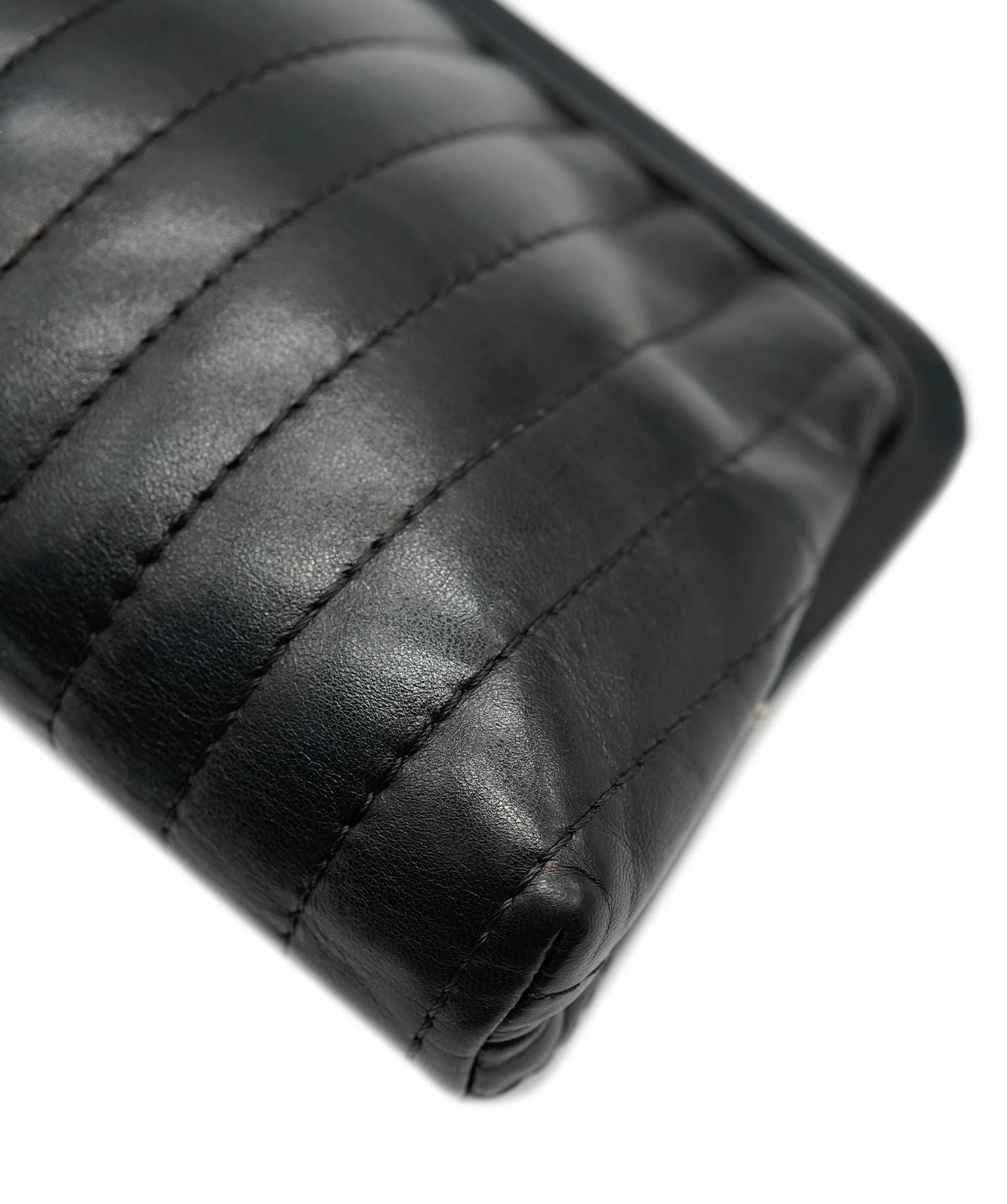 Chanel Kisslock Vertical Lambskin Clutch with CC lock  ALC0874