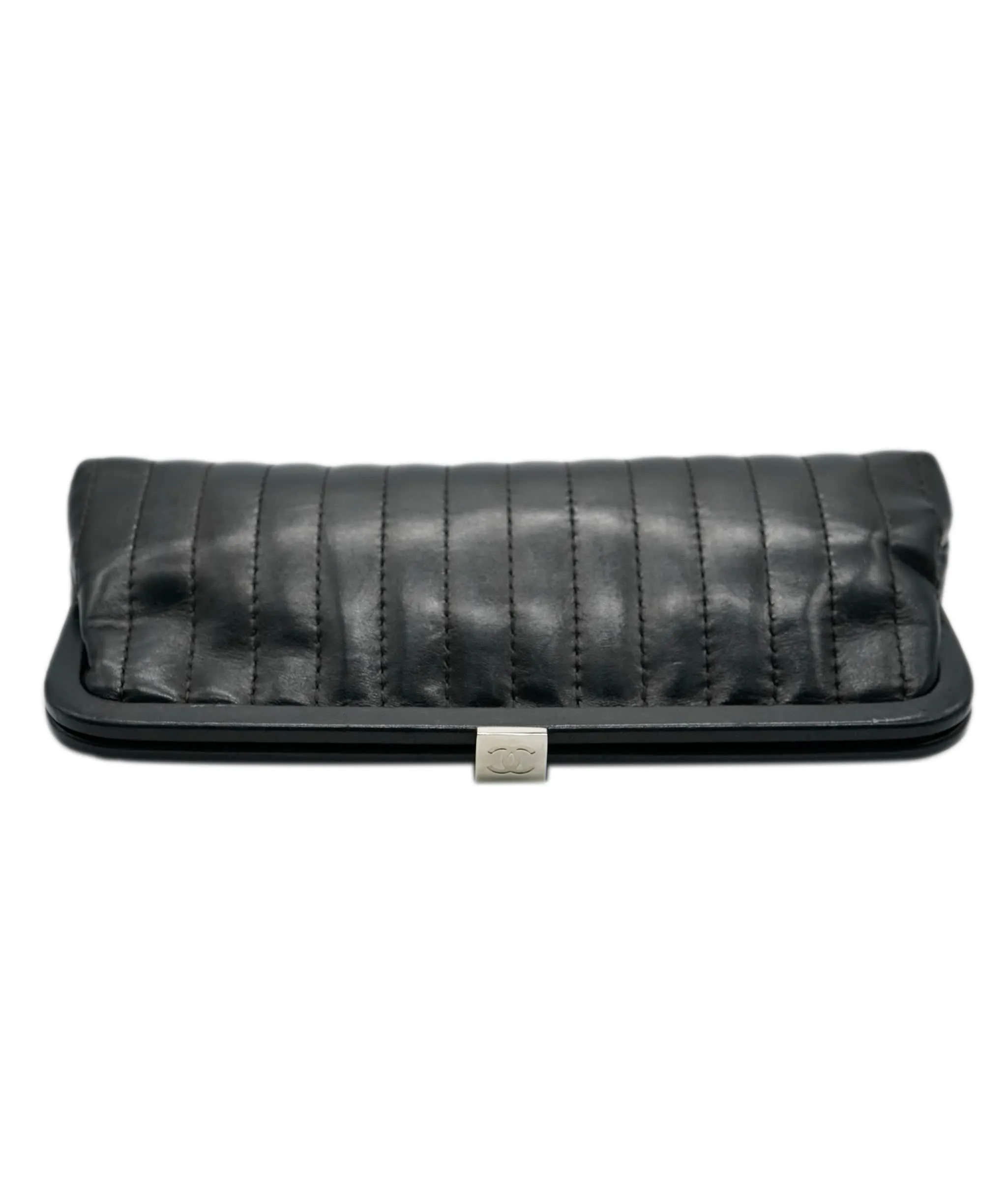 Chanel Kisslock Vertical Lambskin Clutch with CC lock  ALC0874