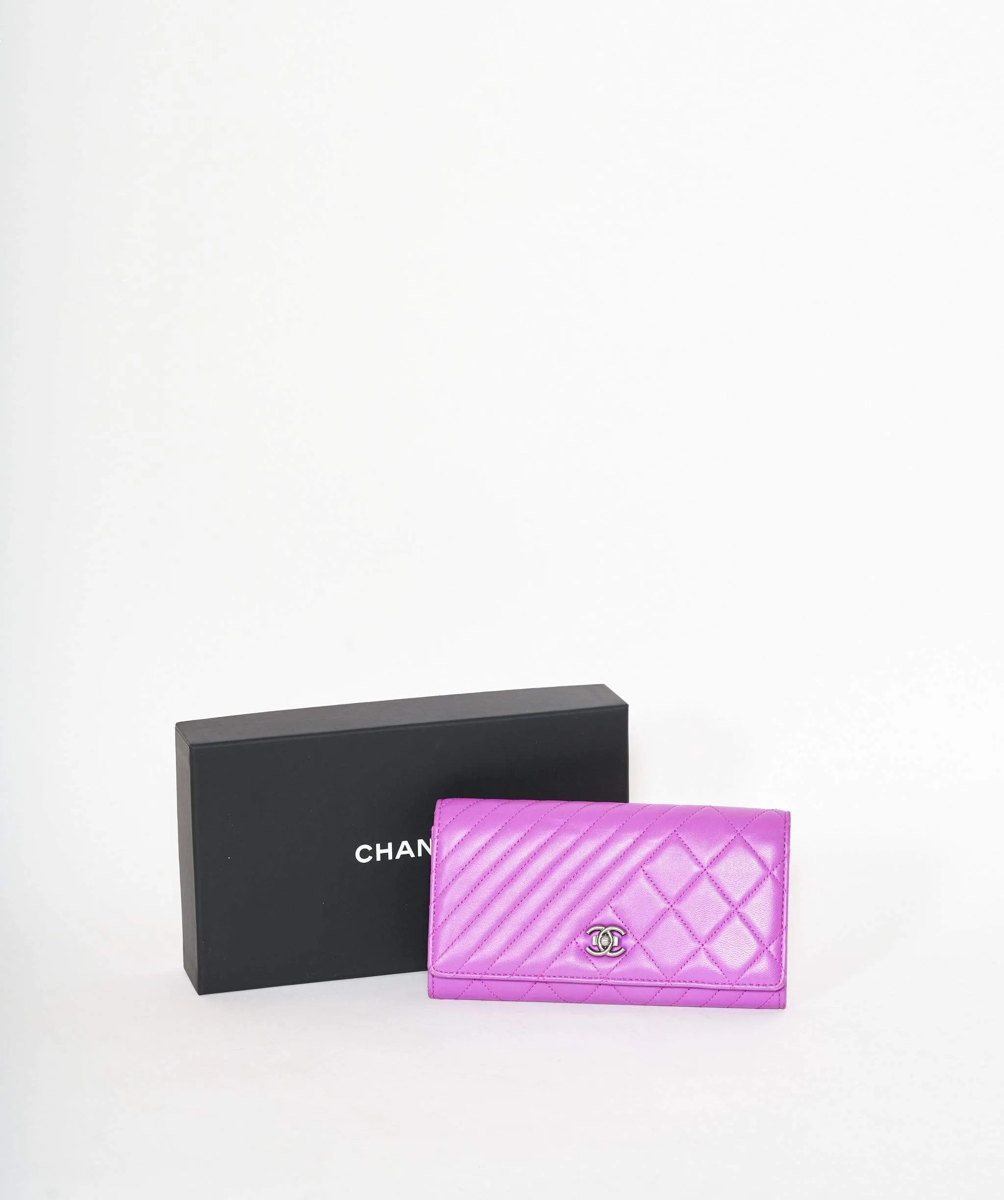 Chanel pink boy wallet
