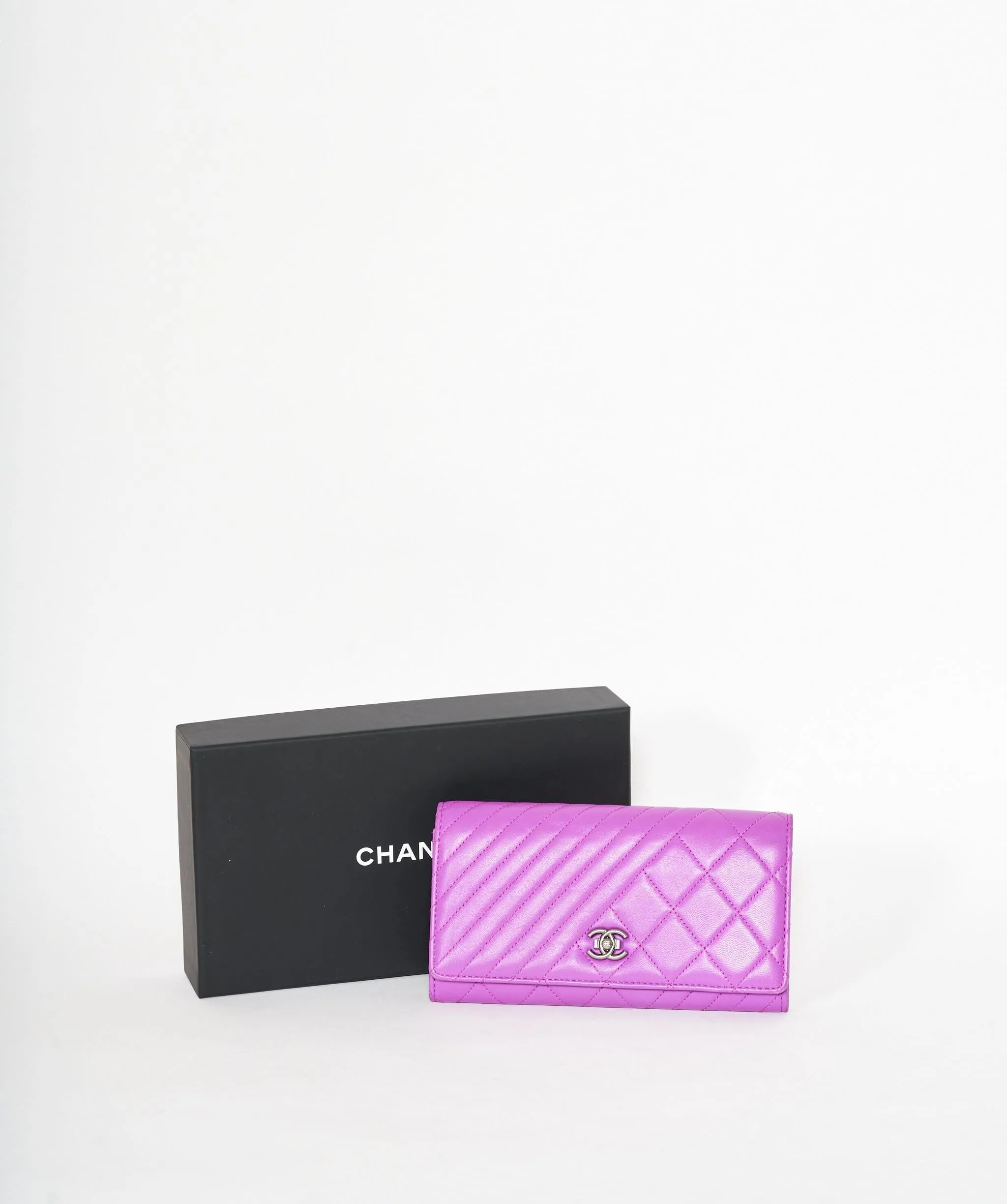 Chanel pink boy wallet