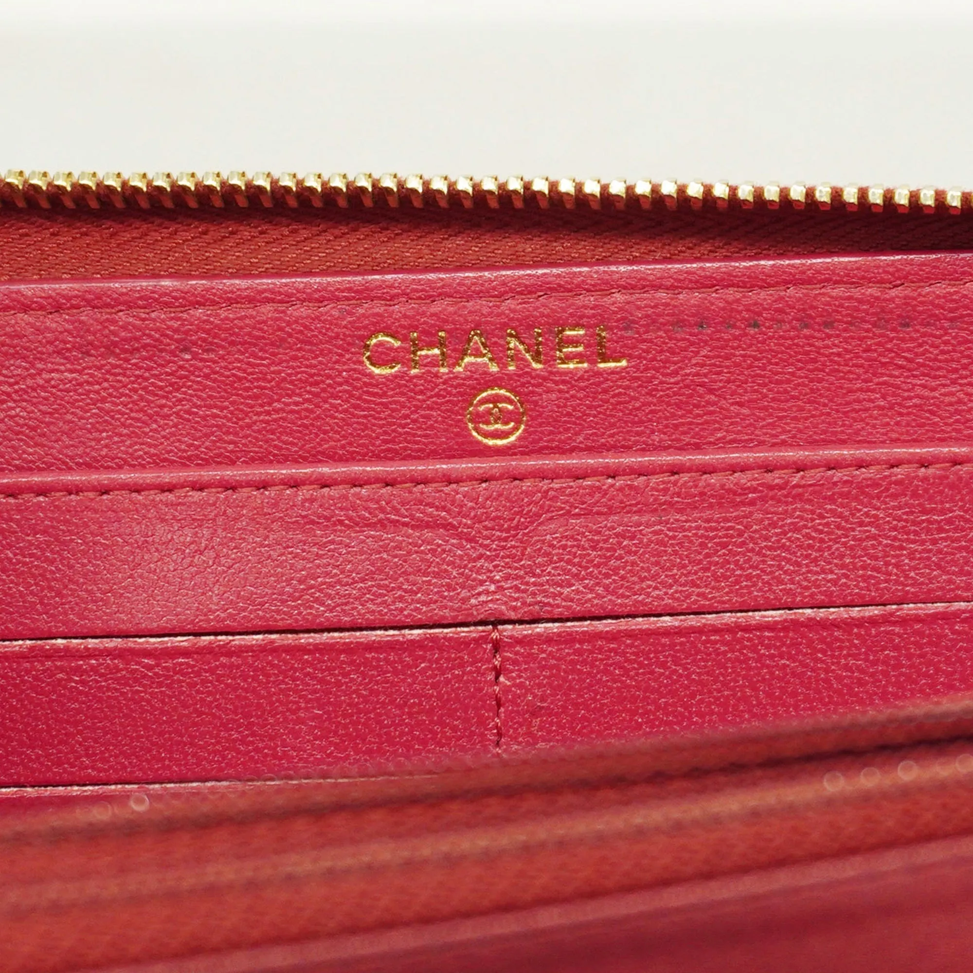 Chanel  V-stitch Gold Hardware Women's Lambskin Long Wallet [bi-fold] Pink