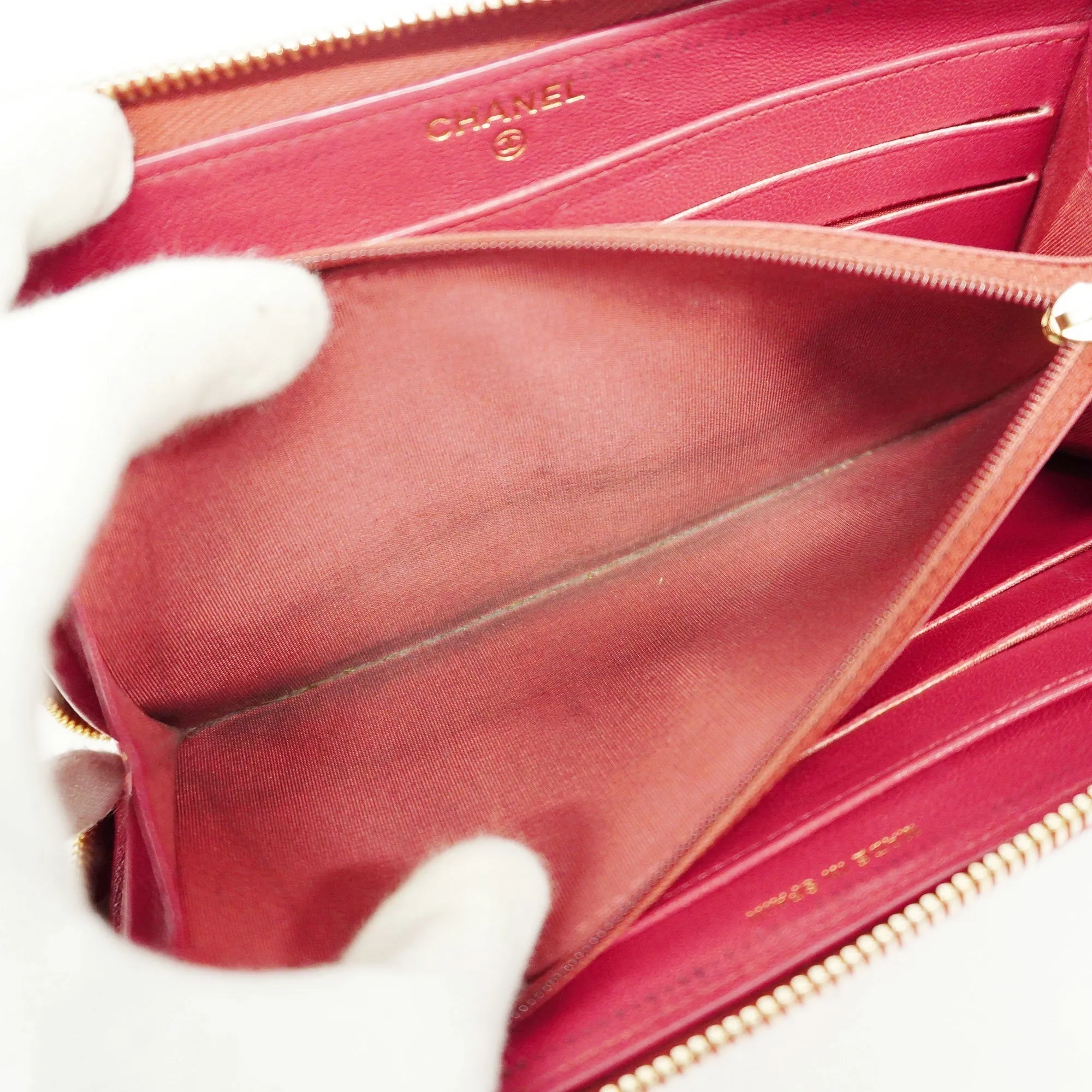 Chanel  V-stitch Gold Hardware Women's Lambskin Long Wallet [bi-fold] Pink