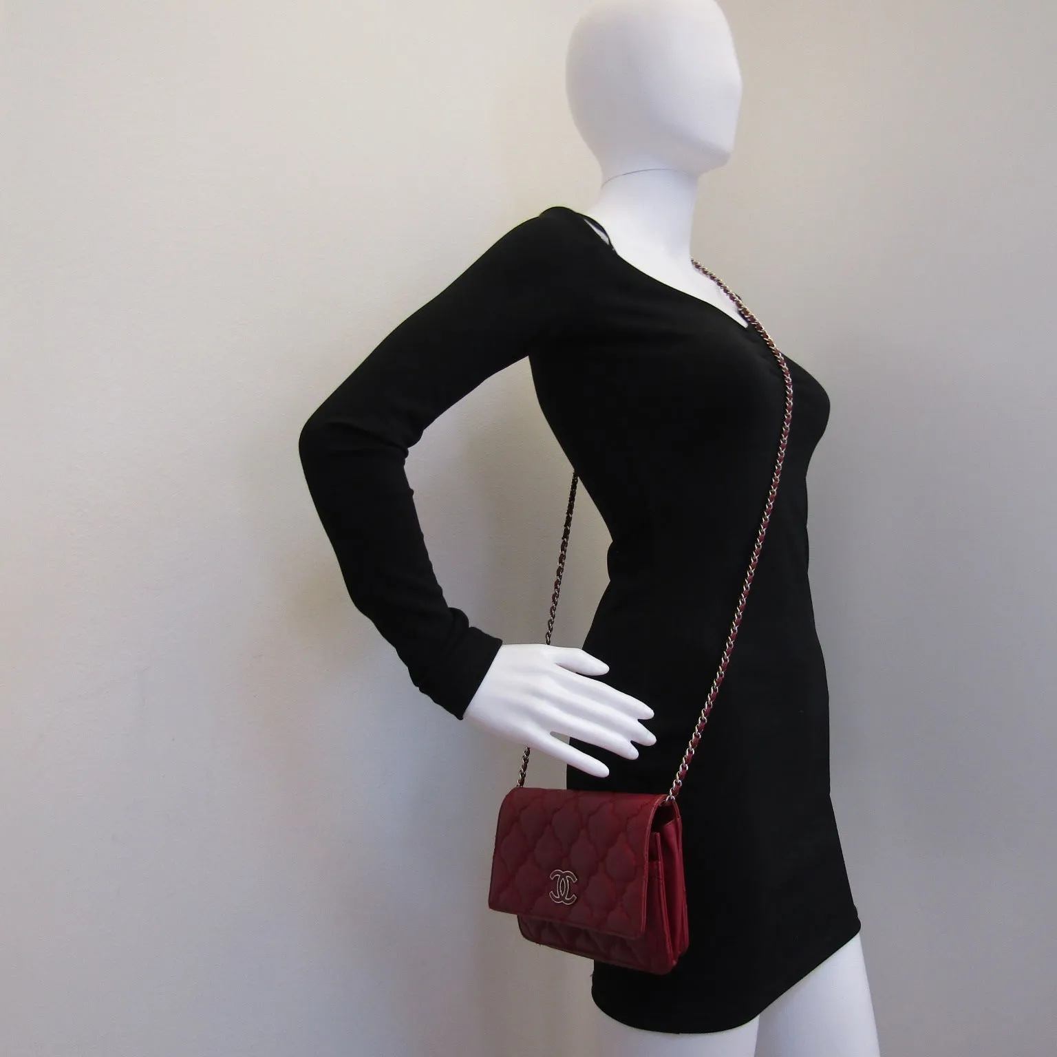 CHANEL WOC Wallet on Chain Pochette in Bordeaux Leather
