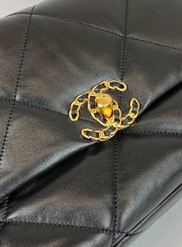 HANDBAG envelope CHANEL 19