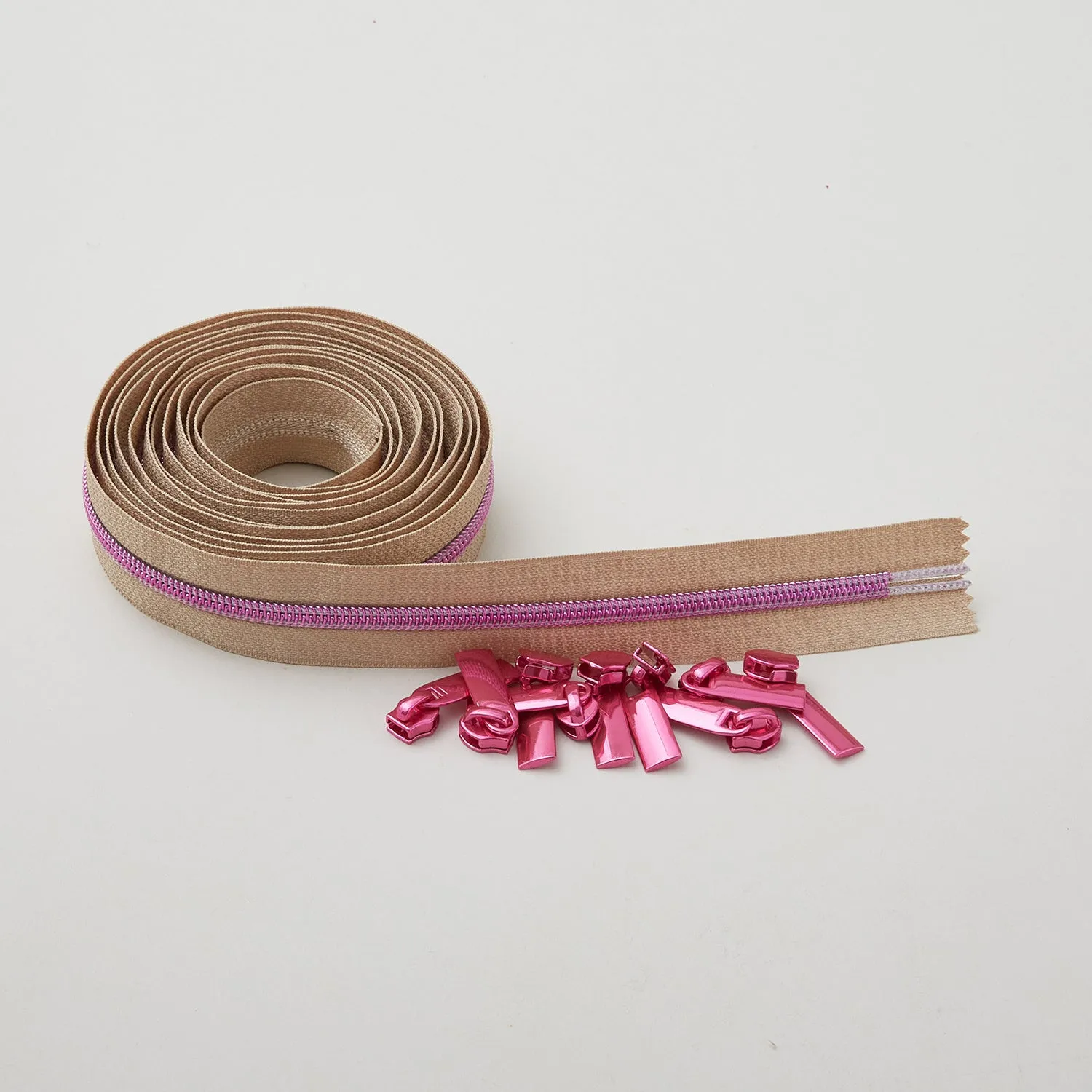 Sallie Tomato Tula Pink #5 Nylon Zipper Tape & Pulls - Beige with Pink Coil
