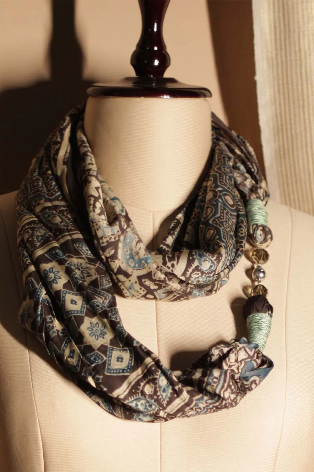 Scarf with Magnets | Black and Beige Ajrakh